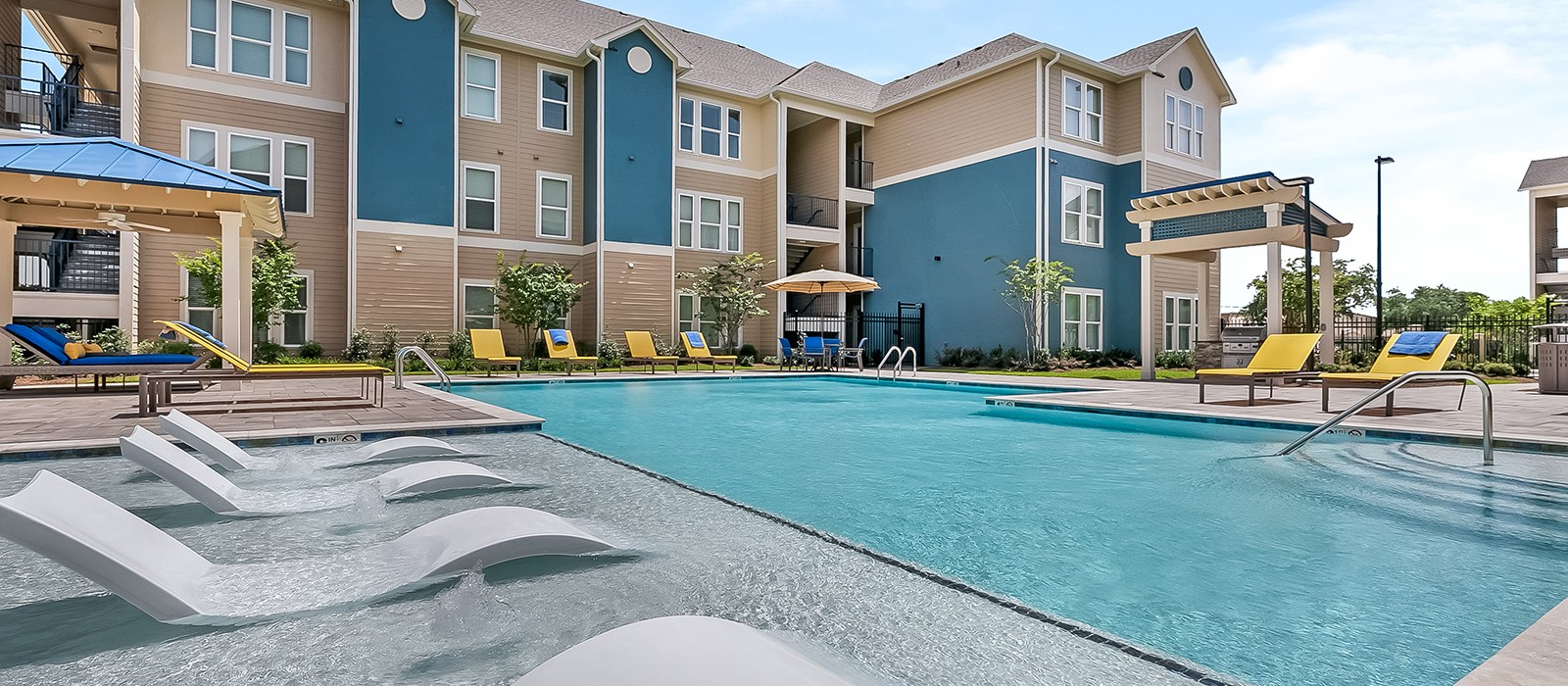 Clearwater Creek Premier Apartments in River Ridge, LA Brand New 1